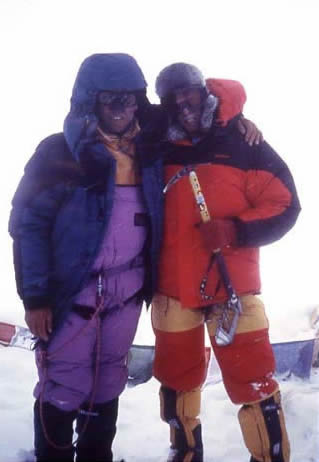 Mario Dibona e Renzo Benedetti in vetta al Cho Oyu